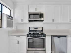 18530 Hatteras Street 209, Tarzana CA 91356