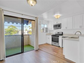 18530 Hatteras Street 209, Tarzana CA 91356
