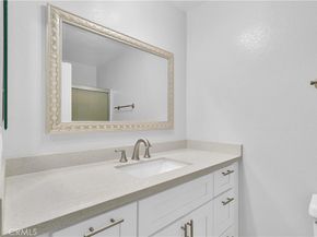 18530 Hatteras Street 209, Tarzana CA 91356