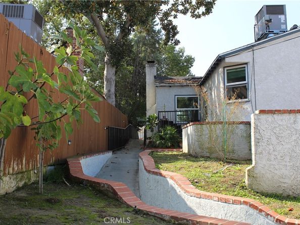 210 N Naomi, Burbank CA 91505