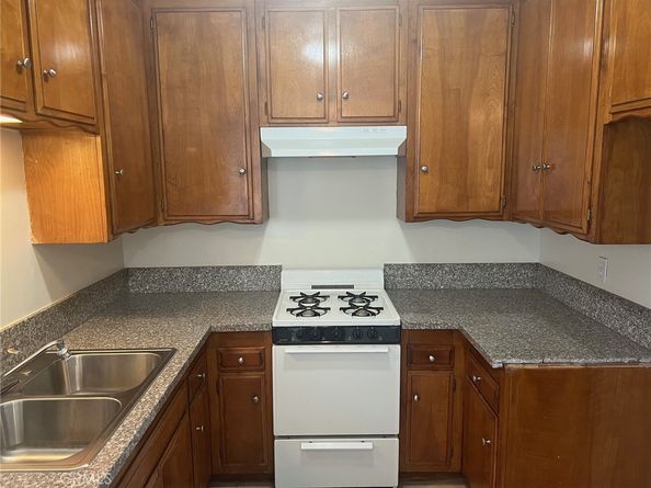 18350 Napa, Northridge CA 91325