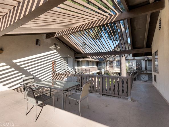 18350 Napa, Northridge CA 91325