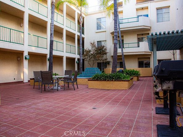 5420 Sylmar Avenue 105, Sherman Oaks CA 91401