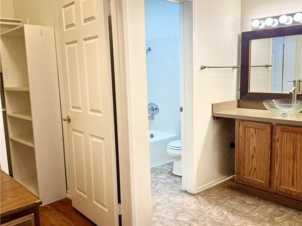 5420 Sylmar Avenue 105, Sherman Oaks CA 91401