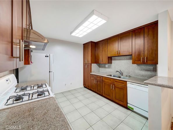 5315 Zelzah Avenue 6, Encino CA 91316