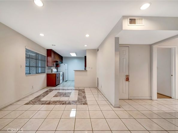 5315 Zelzah Avenue 6, Encino CA 91316