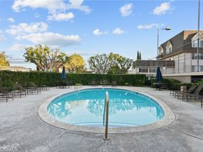 2385 Roscomare F16, Bel Air CA 90077