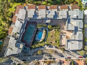 2385 Roscomare F16, Bel Air CA 90077