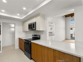 2385 Roscomare F16, Bel Air CA 90077