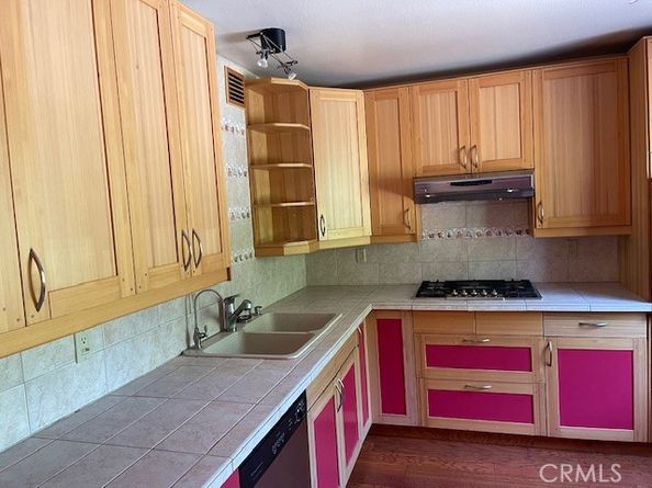 7727 Via Capri, Burbank CA 91504