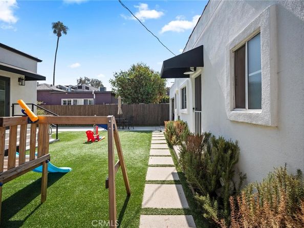 3345 Oakhurst Avenue, Los Angeles CA 90034