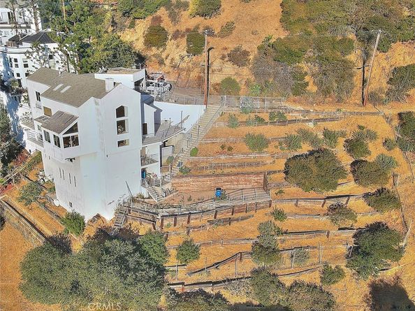 2579 Leicester Drive, Los Angeles CA 90046