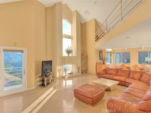 2579 Leicester Drive, Los Angeles CA 90046