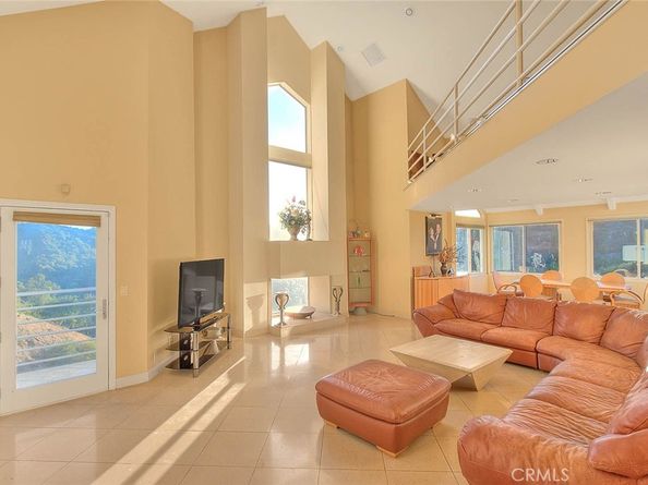 2579 Leicester Drive, Los Angeles CA 90046