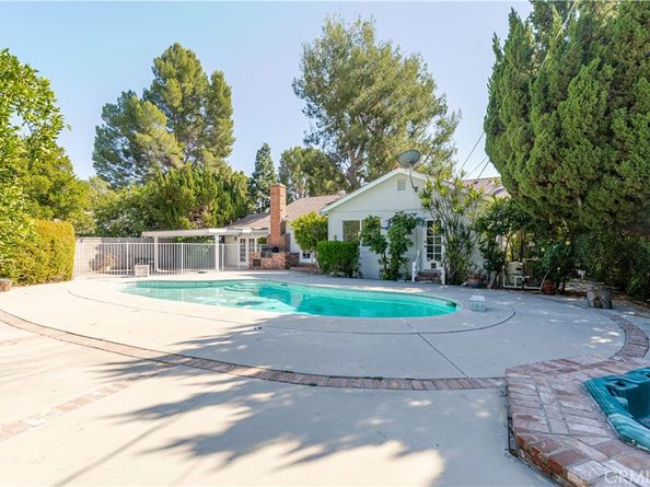 18351 San Fernando Mission Boulevard, Porter Ranch CA 91326