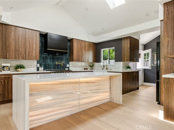 10350 Mccormick Street, North Hollywood CA 91601