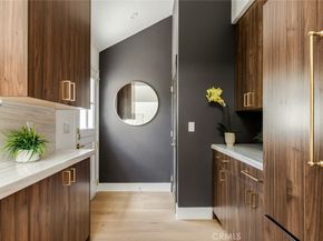 10350 Mccormick Street, North Hollywood CA 91601