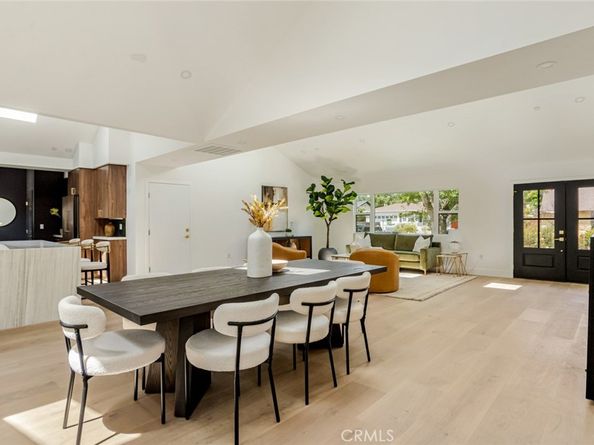 10350 Mccormick Street, North Hollywood CA 91601