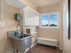 8615 Skyline Drive, Los Angeles CA 90046