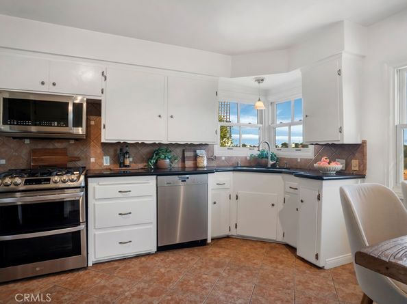 8615 Skyline Drive, Los Angeles CA 90046