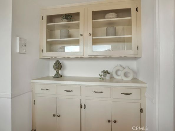 8615 Skyline Drive, Los Angeles CA 90046