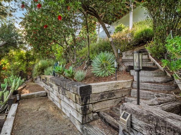 8615 Skyline Drive, Los Angeles CA 90046