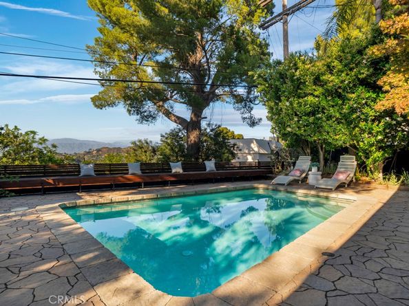 8615 Skyline Drive, Los Angeles CA 90046