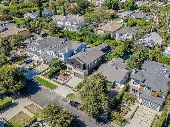 4239 Rhodes Avenue, Studio City CA 91604