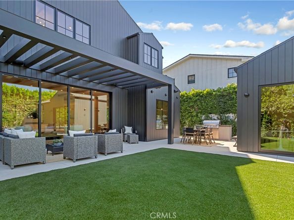 4239 Rhodes Avenue, Studio City CA 91604