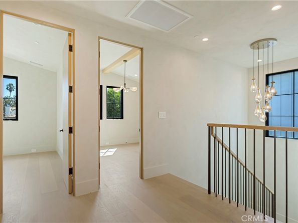 4239 Rhodes Avenue, Studio City CA 91604