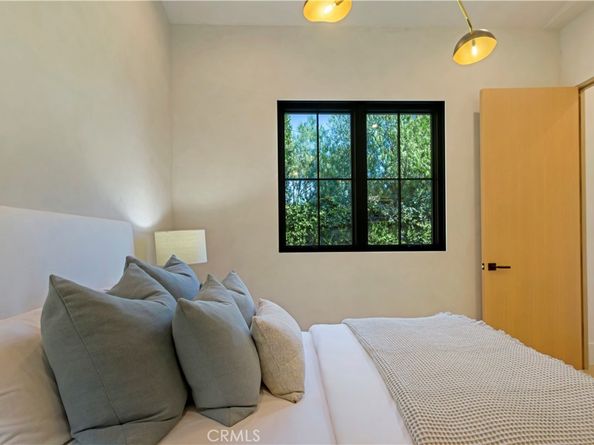 4239 Rhodes Avenue, Studio City CA 91604