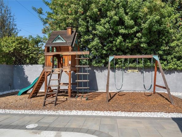 23701 Clarendon Street, Woodland Hills CA 91367