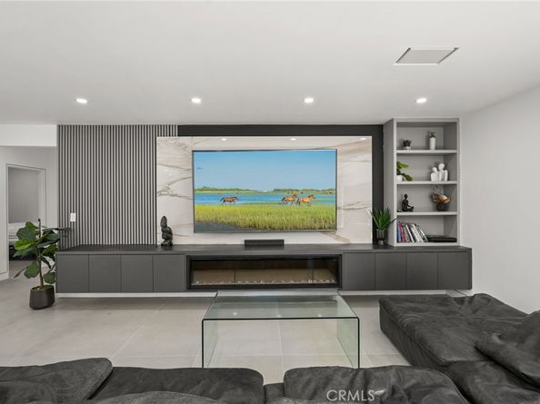 10405 Lubao Avenue, Chatsworth CA 91311