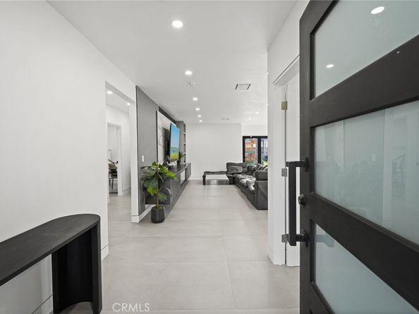 10405 Lubao Avenue, Chatsworth CA 91311