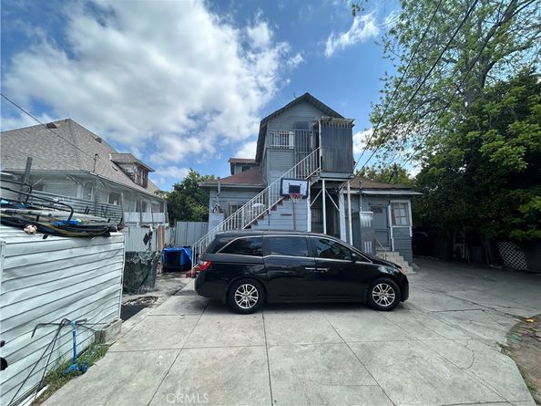 1026 E 23rd Street, Los Angeles CA 90011