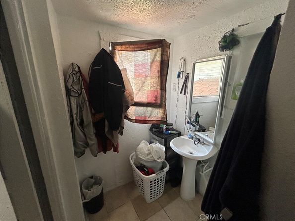 1026 E 23rd Street, Los Angeles CA 90011