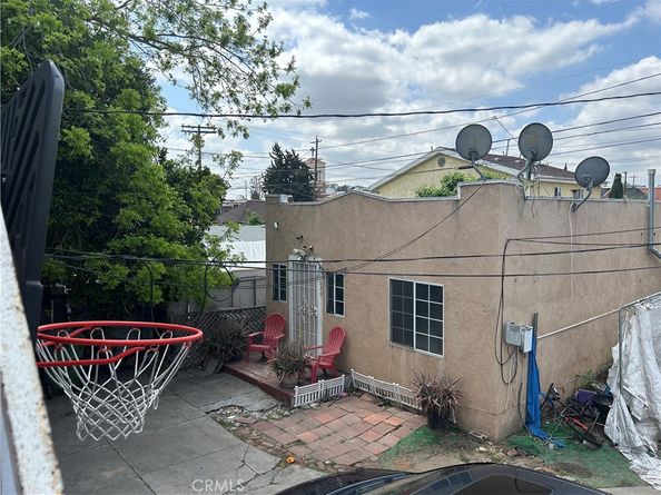 1026 E 23rd Street, Los Angeles CA 90011