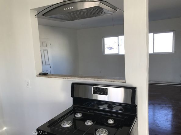 3887 S Van Ness Avenue, Los Angeles CA 90062