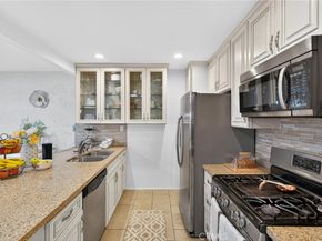 7924 Woodman Avenue 77, Panorama City CA 91402