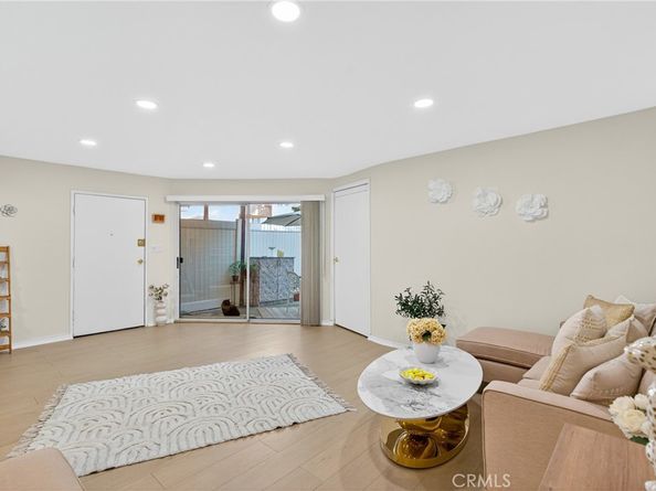 7924 Woodman Avenue 77, Panorama City CA 91402