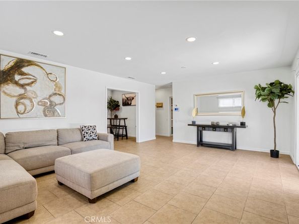 8438 Wystone Avenue, Northridge CA 91324