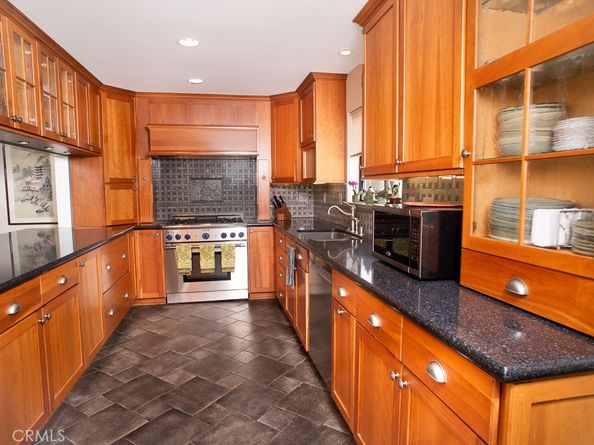 5711 Owensmouth Avenue 125, Woodland Hills CA 91367