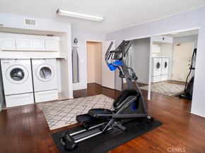 5711 Owensmouth Avenue 125, Woodland Hills CA 91367