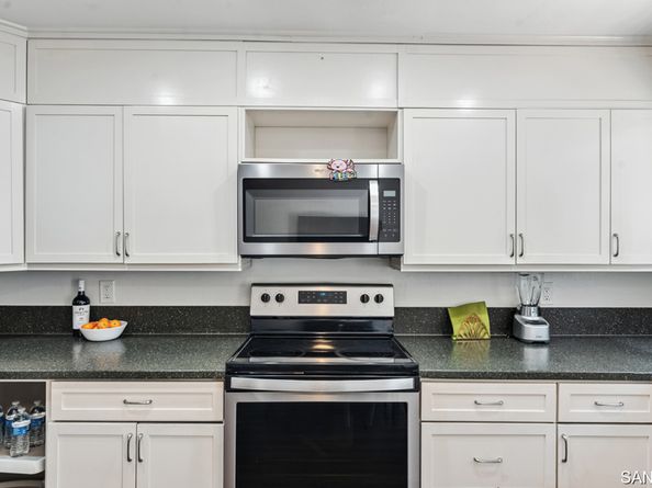 209 Espanas GLN, Escondido CA 92026