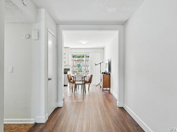 209 Espanas GLN, Escondido CA 92026