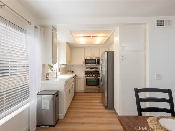 8800 Burnet 12, North Hills CA 91343