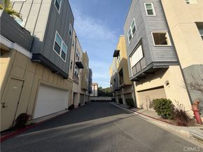 1410 N Harbor 1, Santa Ana CA 92703