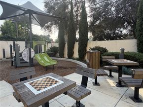 1410 N Harbor 1, Santa Ana CA 92703
