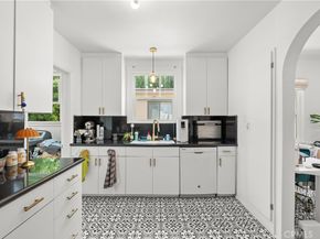 915 S Wooster, Los Angeles CA 90035
