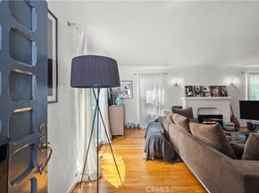 915 S Wooster, Los Angeles CA 90035